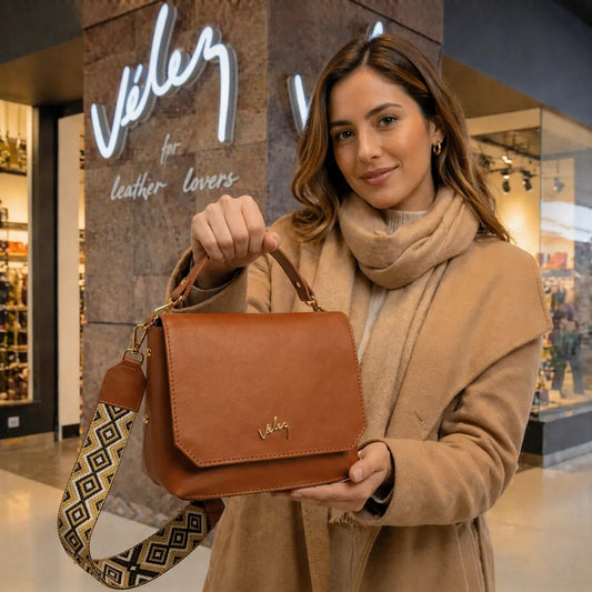Bolso Carriel Vélez de Cuero Legítimo - Lanzamiento Exclusivo Con 80% de Descuento